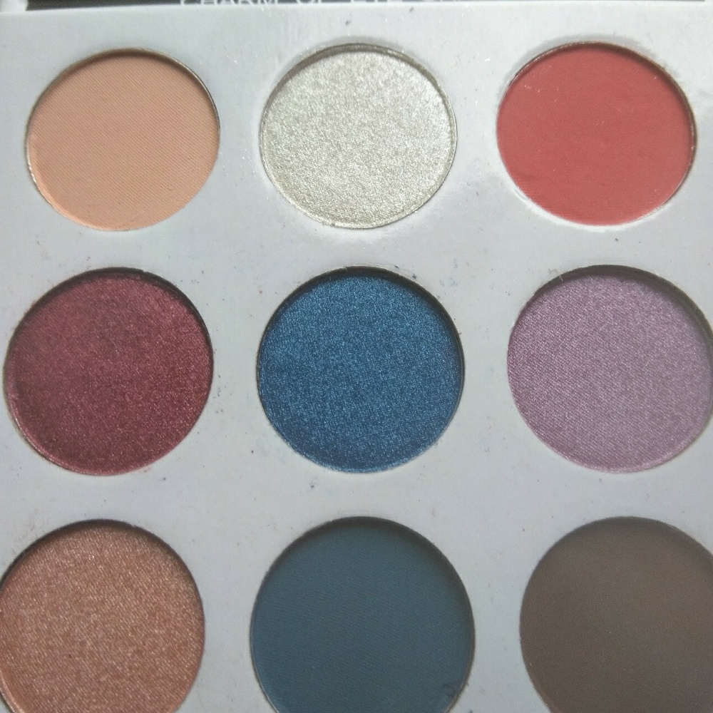 Veronni Eyeshadow Palette